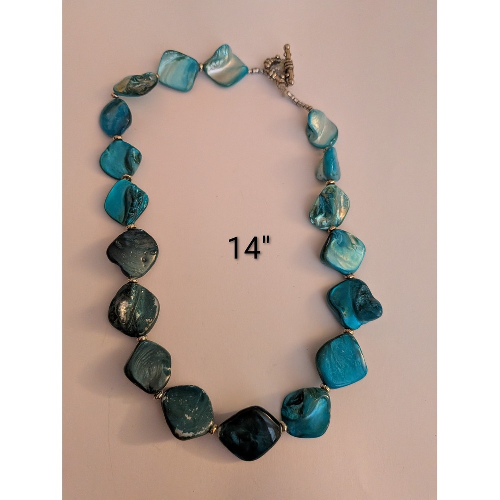 Blue Teal Mother of Pearl Shell Chunky Bead Statement Necklace 14 Inch Toggle